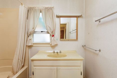 Photo of property in 6 Holmes Street, Waimate, 7924