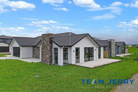 Photo of property in 4 Gertrude Cole Road, Clarks Beach, 2122