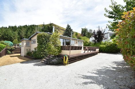 Photo of property in 32 Black Peak Road, Omarama, 9412