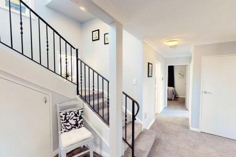 Photo of property in 77 Sunbrae Drive, Silverstream, Upper Hutt, 5019