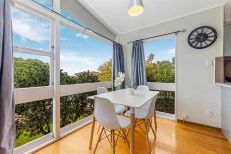 Photo of property in 9 Ellesmere Crescent, Pakuranga Heights, Auckland, 2010