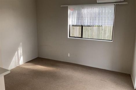 Photo of property in 17 Oakmont Place, Wattle Downs, Auckland, 2103