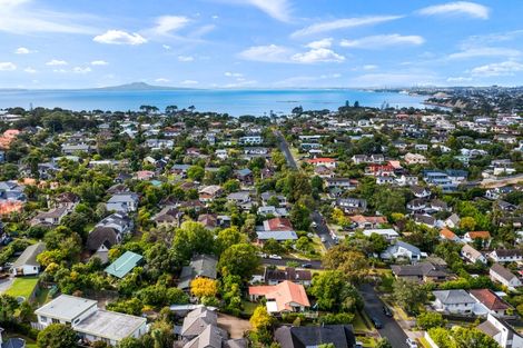 Photo of property in 2 Morlie Place, Torbay, Auckland, 0630