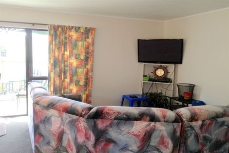 Photo of property in 2/935 Cameron Road, Gate Pa, Tauranga, 3112