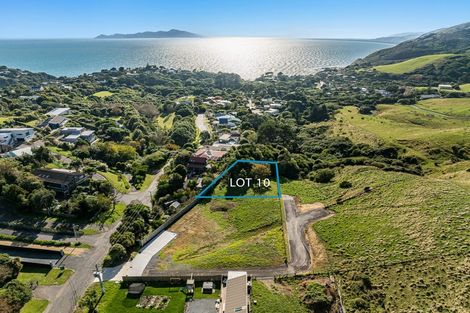 Photo of property in 68 Muri Road, Pukerua Bay, 5026
