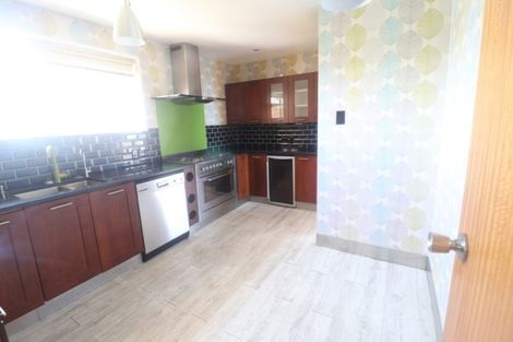 Photo of property in 35a Wade River Road, Stanmore Bay, Whangaparaoa, 0932