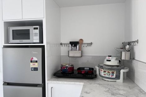 Photo of property in 1/66 Takutai Avenue, Half Moon Bay, Auckland, 2012