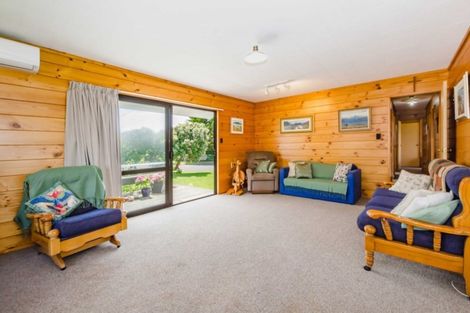 Photo of property in 6 Oratia Street, Waikanae Beach, Waikanae, 5036
