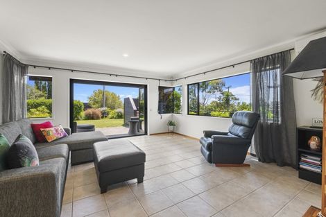 Photo of property in 42 Park Rise, Campbells Bay, Auckland, 0630