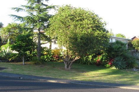 Photo of property in 2/4 Velma Road, Hillcrest, Auckland, 0627