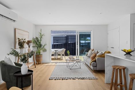 Photo of property in 15a Hamurana Place, Te Atatu Peninsula, Auckland, 0610