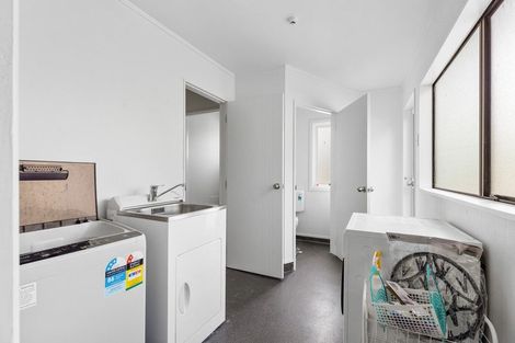 Photo of property in 22 Palm Avenue, Hokowhitu, Palmerston North, 4410