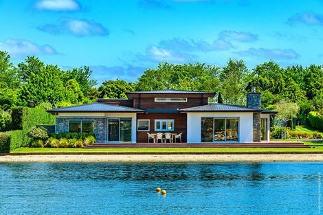 Photo of property in 28 Oakgrove Drive, Rangiora, 7400