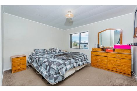 Photo of property in 1b Celmisia Place, Weymouth, Auckland, 2103