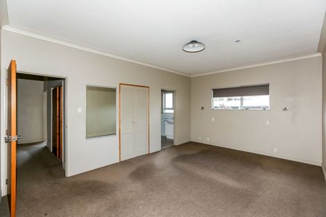 Photo of property in 4 Mclean Street, Strandon, New Plymouth, 4312