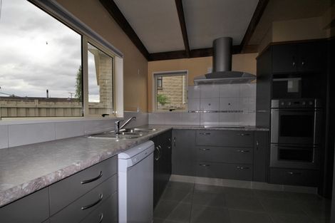 Photo of property in 2 Orchard Drive, Alexandra, 9320