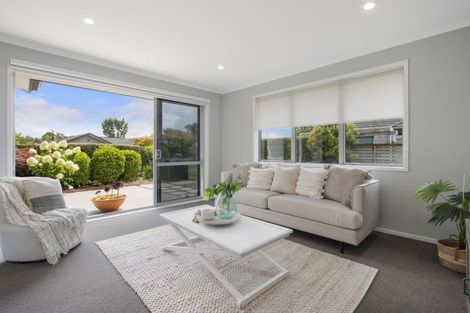 Photo of property in 60 Kayelene Place, Omokoroa, 3114