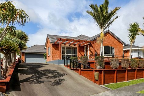 Photo of property in 6 Frank Frethey Place, Highlands Park, New Plymouth, 4312