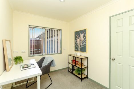 Photo of property in 6 Frank Frethey Place, Highlands Park, New Plymouth, 4312