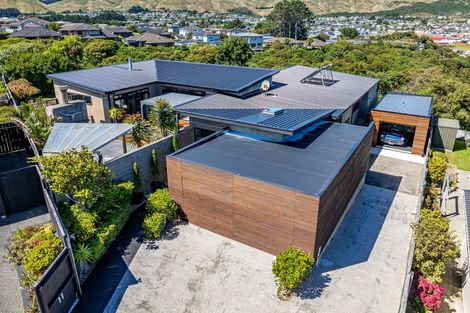 Photo of property in 11 Sumner Terrace, Aotea, Porirua, 5024