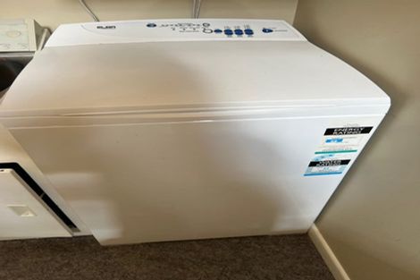 Photo of property in 135 Kelburn Parade, Kelburn, Wellington, 6012