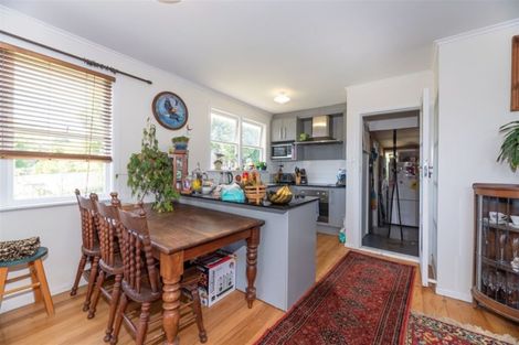 Photo of property in 5 Griffiths Place, Te Atatu South, Auckland, 0610