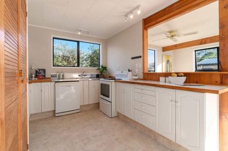 Photo of property in 1/16 Taikata Road, Te Atatu Peninsula, Auckland, 0610