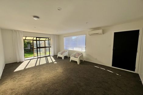 Photo of property in 2/35 Oldwood Street, Bishopdale, Christchurch, 8053