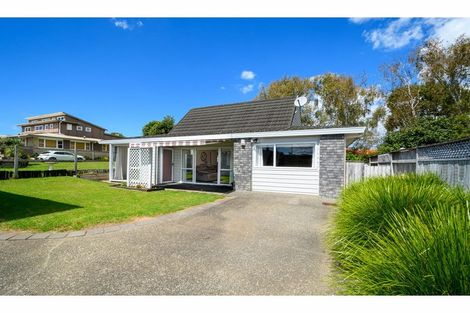 Photo of property in 369a Hobsonville Road, Hobsonville, Auckland, 0618