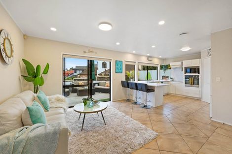 Photo of property in 47 Loloma Drive, Half Moon Bay, Auckland, 2012