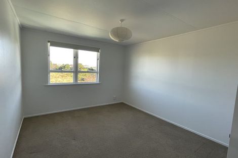 Photo of property in 8 Kelvin Place, Westown, New Plymouth, 4310