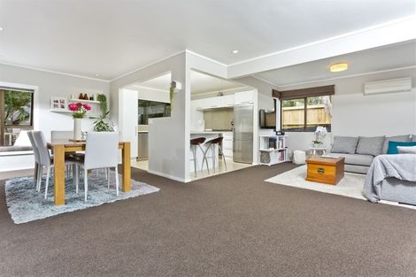Photo of property in 3/82 Parr Terrace, Castor Bay, Auckland, 0620