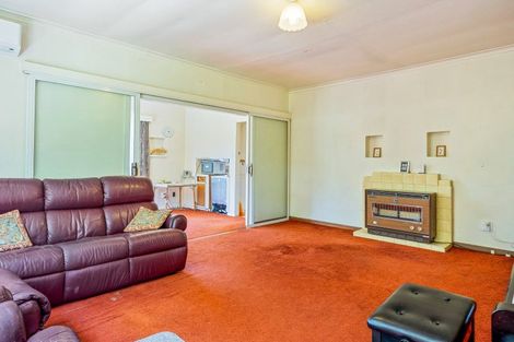 Photo of property in 15 Heretaunga Square, Silverstream, Upper Hutt, 5019