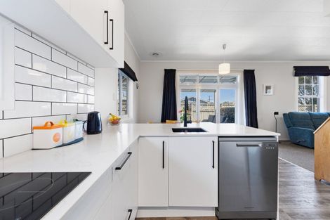 Photo of property in 8 Oriental Street, Welbourn, New Plymouth, 4312