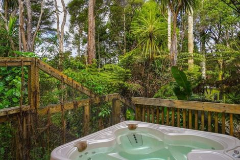 Photo of property in 202 Godley Road, Titirangi, Auckland, 0604