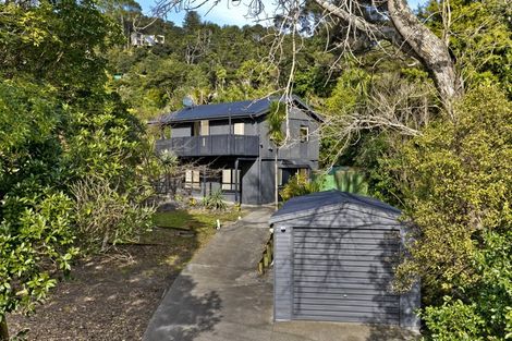 Photo of property in 109 Domain Crescent, Muriwai, Waimauku, 0881