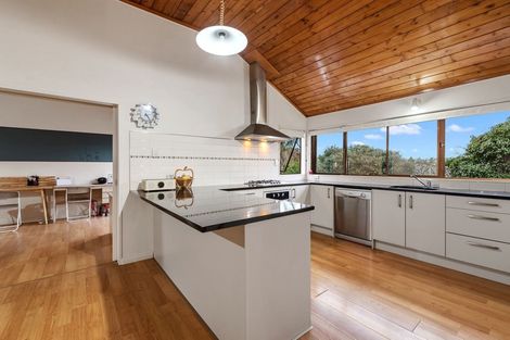 Photo of property in 29 Kennedy Avenue, Forrest Hill, Auckland, 0620