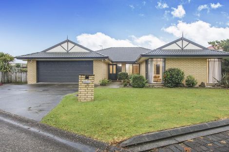 Photo of property in 35 Riverstone Road, Te Atatu Peninsula, Auckland, 0610