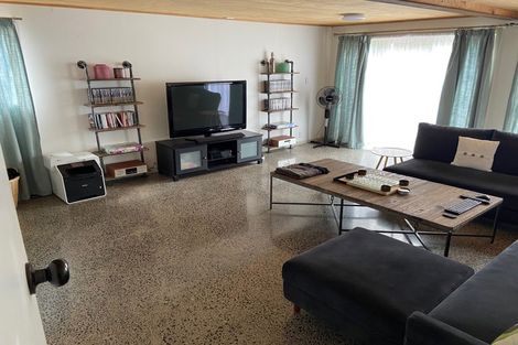 Photo of property in 3 Ballial Place, West Harbour, Auckland, 0618