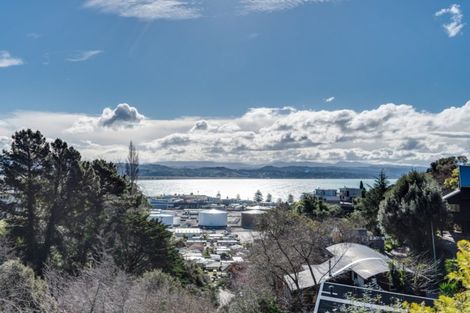 Photo of property in 27 Burns Road, Hospital Hill, Napier, 4110