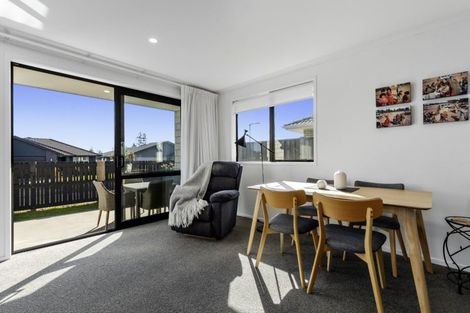 Photo of property in 10 Settler Avenue, Omokoroa, 3114