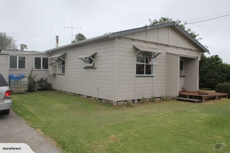 Photo of property in 20 Domett Street, Opunake, 4616