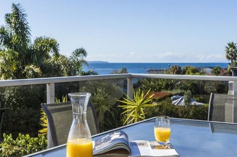 Photo of property in 18 Beechwood Road, Rothesay Bay, Auckland, 0630