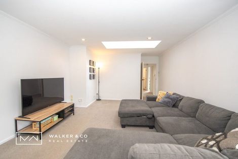 Photo of property in 2 Bathurst Street, Heretaunga, Upper Hutt, 5018