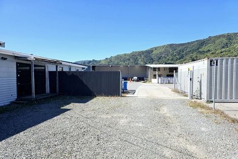 Photo of property in 12 Kent Street, Picton, 7220