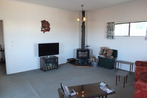 Photo of property in 39 Shortt Street, Foxton Beach, Foxton, 4815