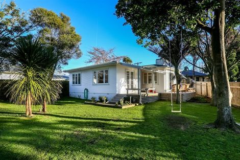 Photo of property in 33 Omata Road, Marfell, New Plymouth, 4310