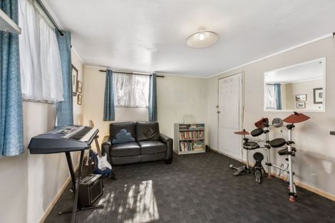 Photo of property in 30 Hydra Place, Glen Eden, Auckland, 0602