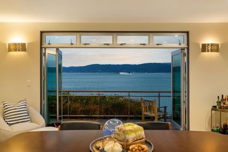 Photo of property in 365 Karaka Bay Road, Karaka Bays, Wellington, 6022