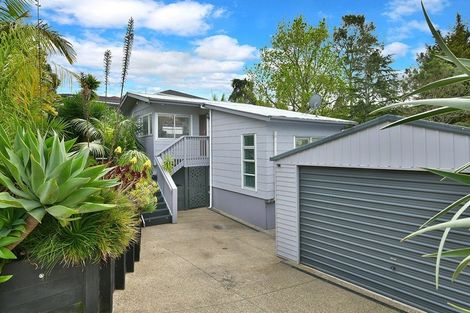 Photo of property in 38 Weatherly Road, Torbay, Auckland, 0630